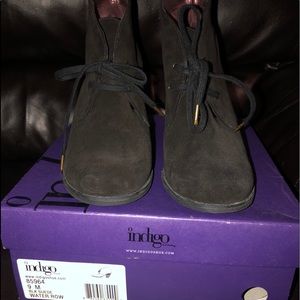 Indigo by Clarks ankle bootie Like New with box